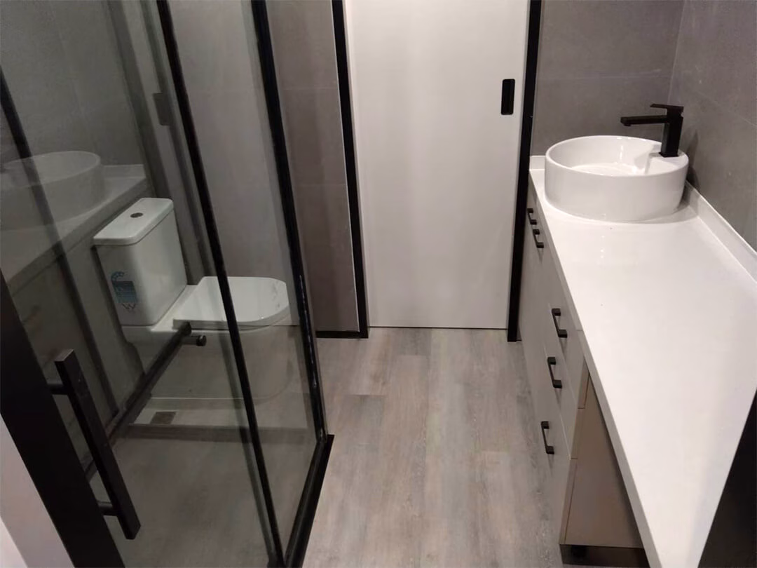 40ft Shipping Container Home - Image 3