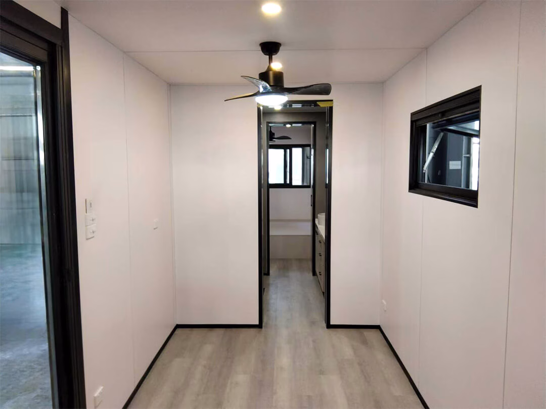 40ft Shipping Container Home - Image 7